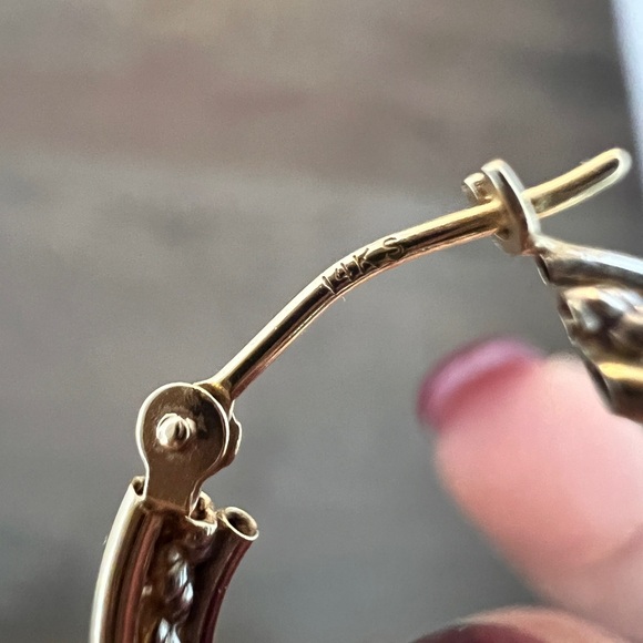 White & yellow gold hoop - Picture 6 of 7